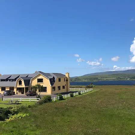 Lakelands House