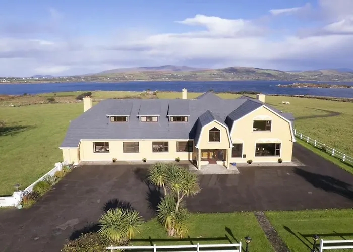 Lakelands House Konukevi *